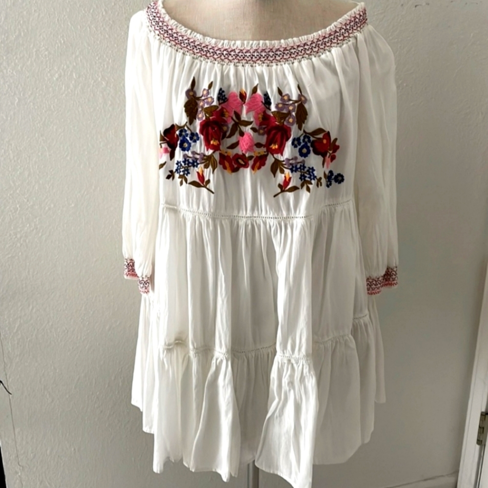 Free People white floral babydoll dress Size Medium
